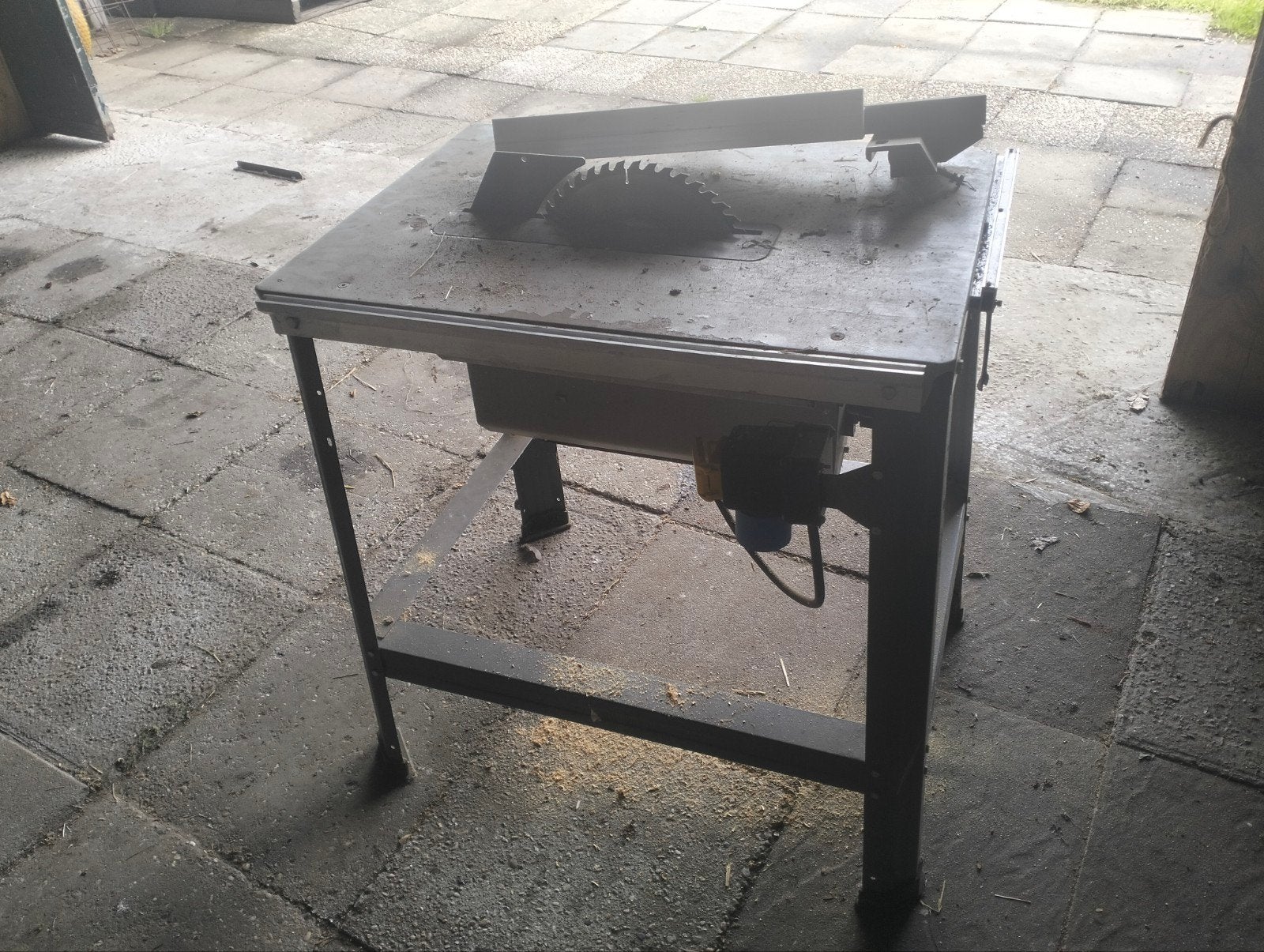 Degelijke Contimac zaagtafel met een nieuw zaagblad, Doe-het-zelf en Verbouw, Ophalen, Gebruikt, Cirkelzaag, 70 mm of meer