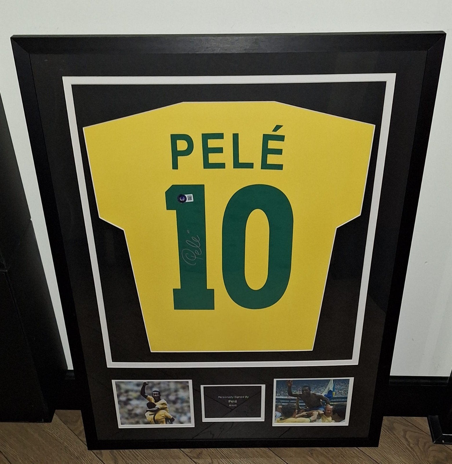 Gesigneerd Brazilië shirt door Pelé met beckett certificaat, Verzamelen, Sportartikelen en Voetbal, Ophalen of Verzenden, Buitenlandse clubs
