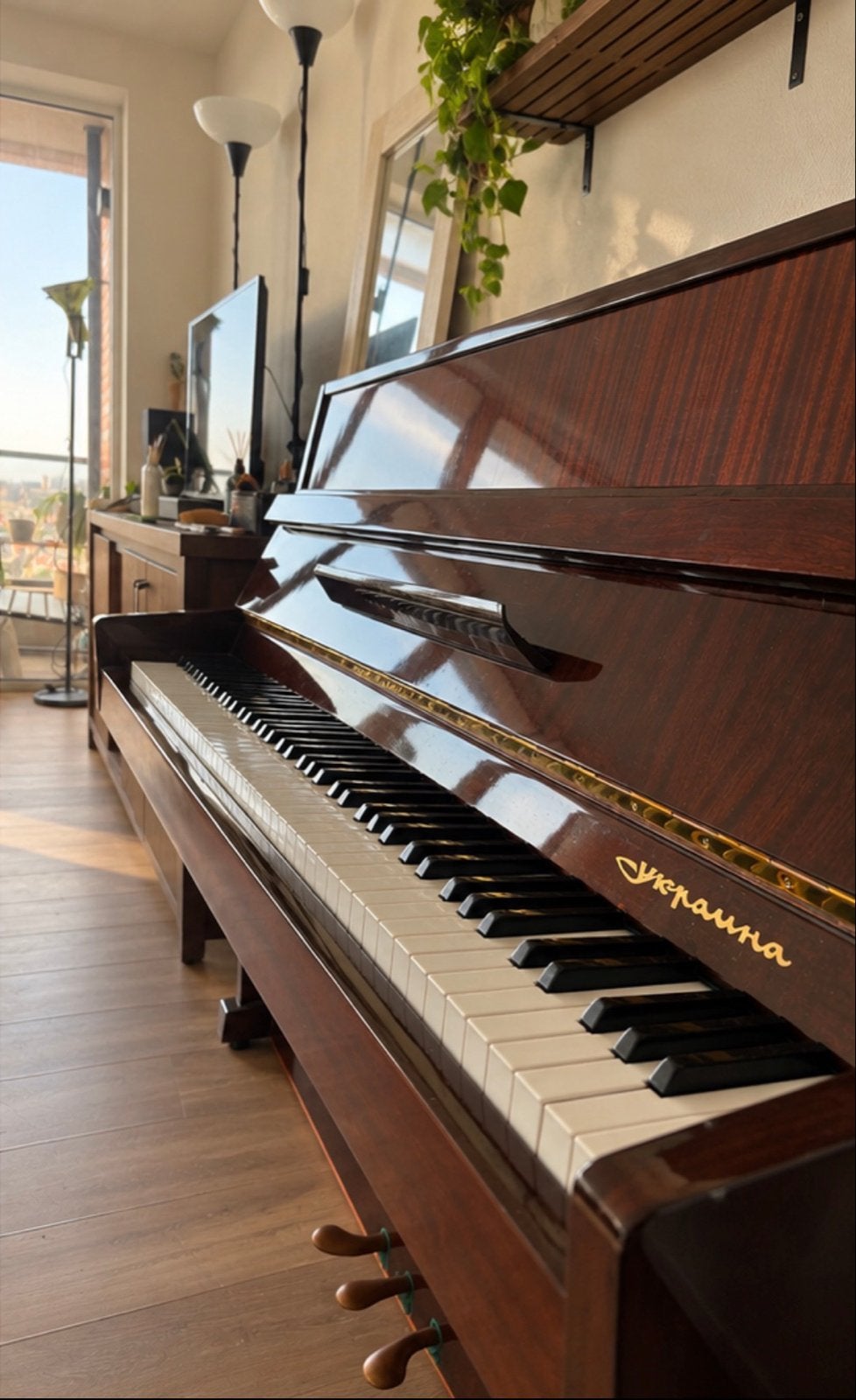 Beautiful Ukraina Piano –Dark Wood Finish –3 Pedals, Muziek en Instrumenten, Gebruikt, Bruin, Ophalen of Verzenden, Piano