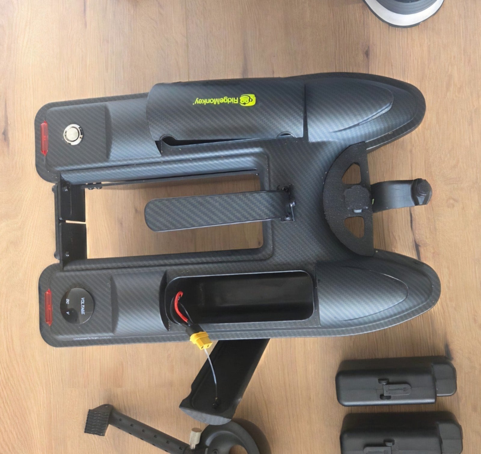 hunter 750 voerboot + toebehoren, Ophalen, Zo goed als nieuw