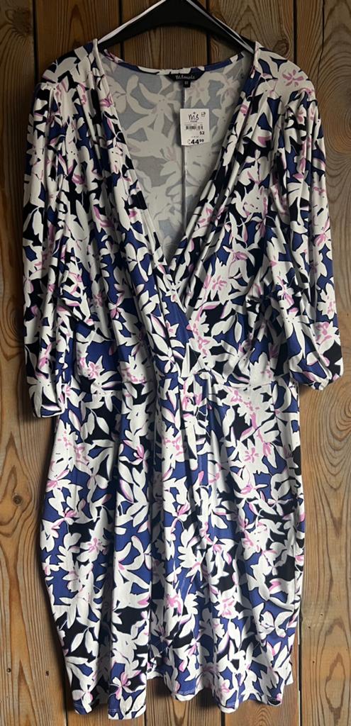 Nieuwe bloemetjes jurk M&S Mode maat 52, Ophalen of Verzenden, Nieuw, Maat 46/48 (XL) of groter, Onder de knie