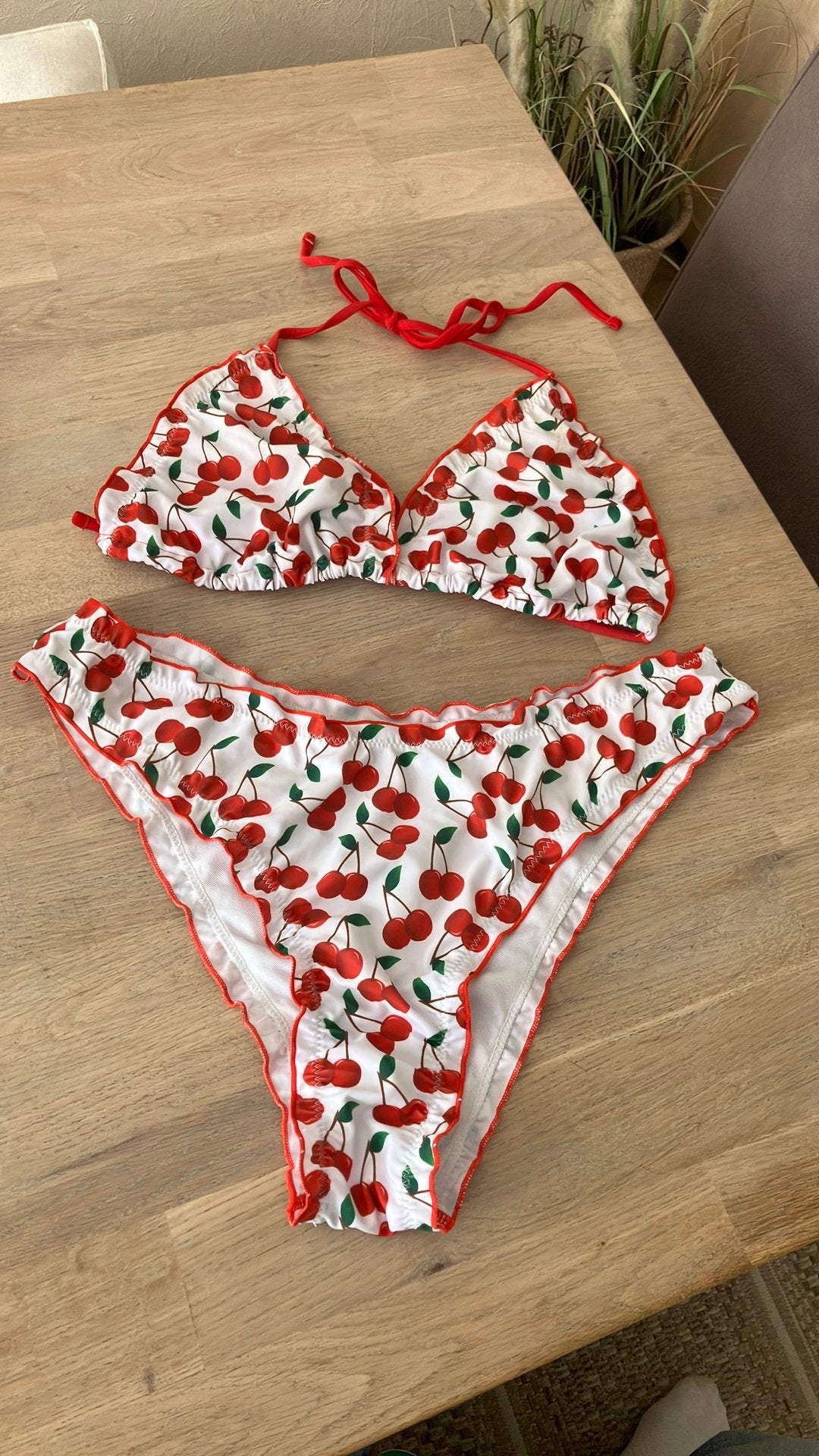 Leuke nieuwe bikini met kersen mt XL, Ophalen of Verzenden, Zo goed als nieuw, Bikini