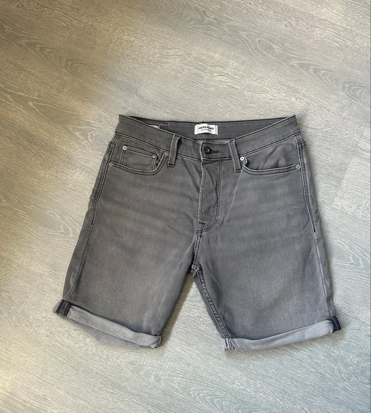 Jack & Jones grijze denim shorts maat S, Ophalen of Verzenden, Zo goed als nieuw, Maat 46 (S) of kleiner, Grijs