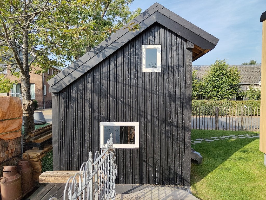 Zwarte douglas houten schuur met speelhuis en glijbaan, Ophalen, 200 tot 400 cm, 250 tot 500 cm, Schuur