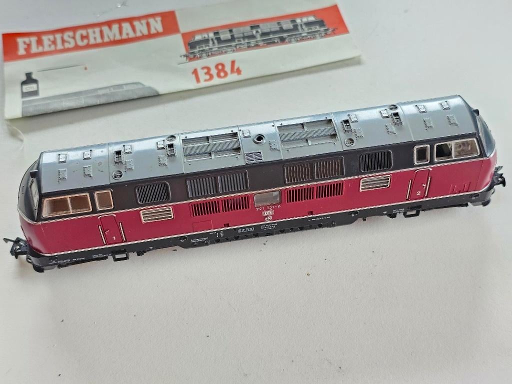 Modeltrein Ho fleischmann diesellokomotief V-221 met doos, Gebruikt, Fleischmann, Ophalen of Verzenden, Gelijkstroom