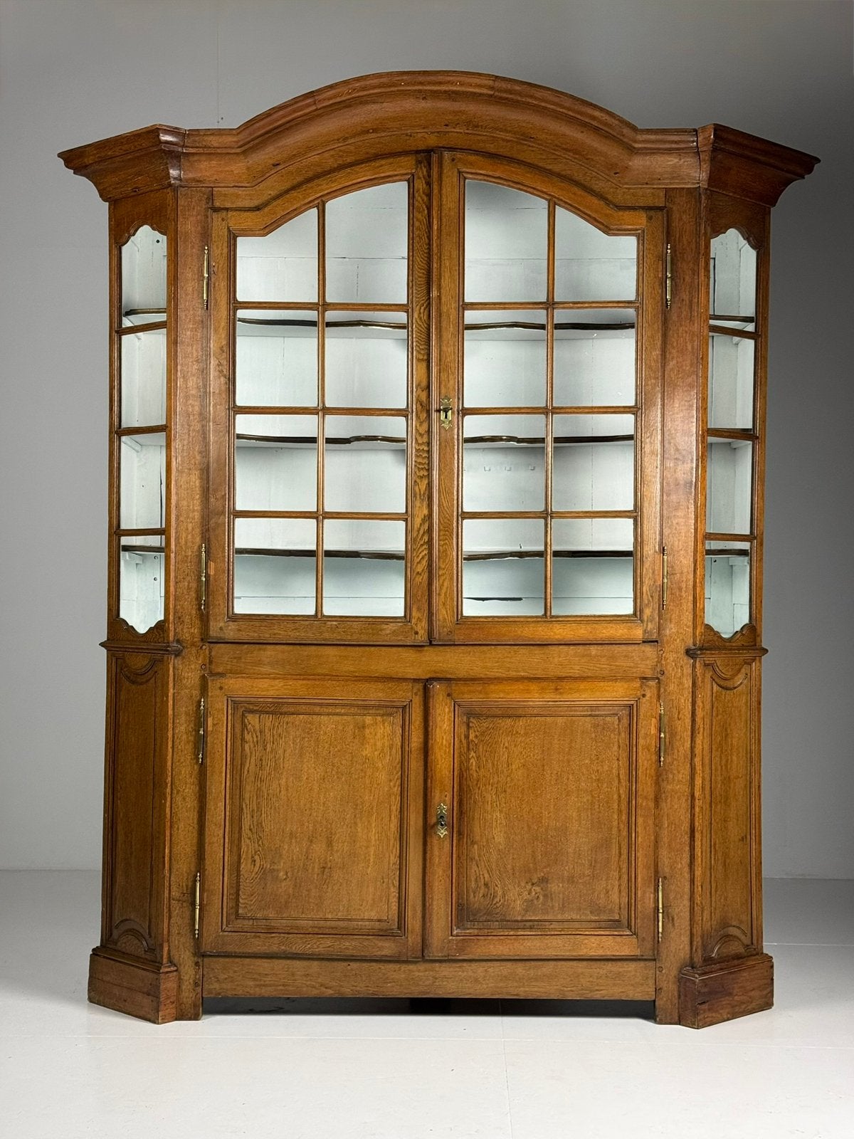 Buffetkast boekenkast eiken antiek