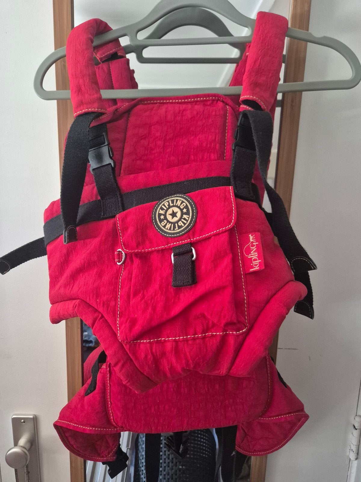 Kipling Draagzak Rood, Kinderen en Baby's, Overige merken, Gebruikt, Buik of Rug, Ophalen of Verzenden