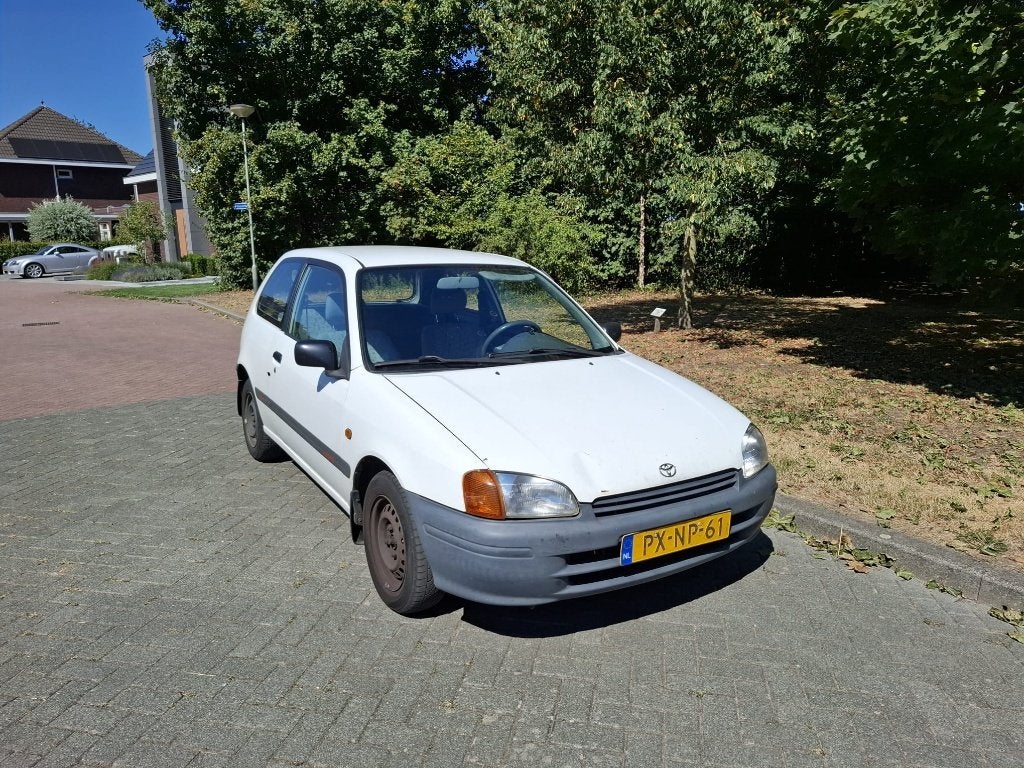 Toyota Starlet 1.3 16V AUT 1997 Wit, Automaat, Stof, 4 cilinders, Starlet