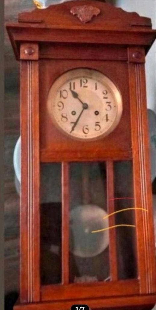Antieke houten wandklok met slinger, Ophalen