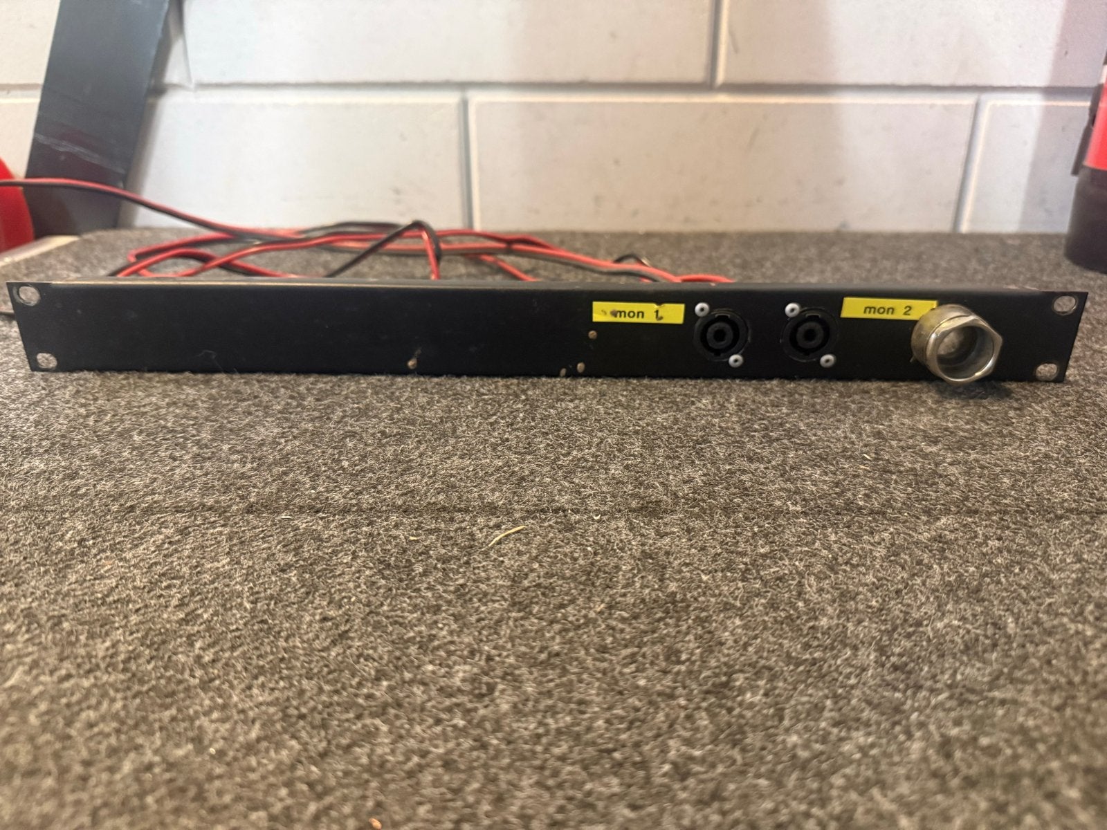 19 inch paneel met aansluiting voor speakers, Ophalen of Verzenden, Gebruikt, Apparatuur