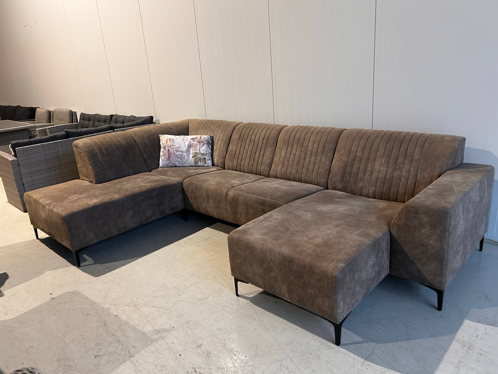 Schitterende grote microleder hoekbank bruin, professioneel, Huis en Inrichting, Banken | Bankstellen, Ophalen, ., Hoekbank, 300 cm of meer