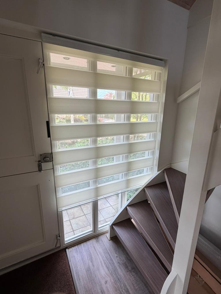 Rolgordijn, roomwit 1,32 m breed en 1,76 m hoog, duo ., Huis en Inrichting, Stoffering | Gordijnen en Lamellen, Ophalen, Gebruikt