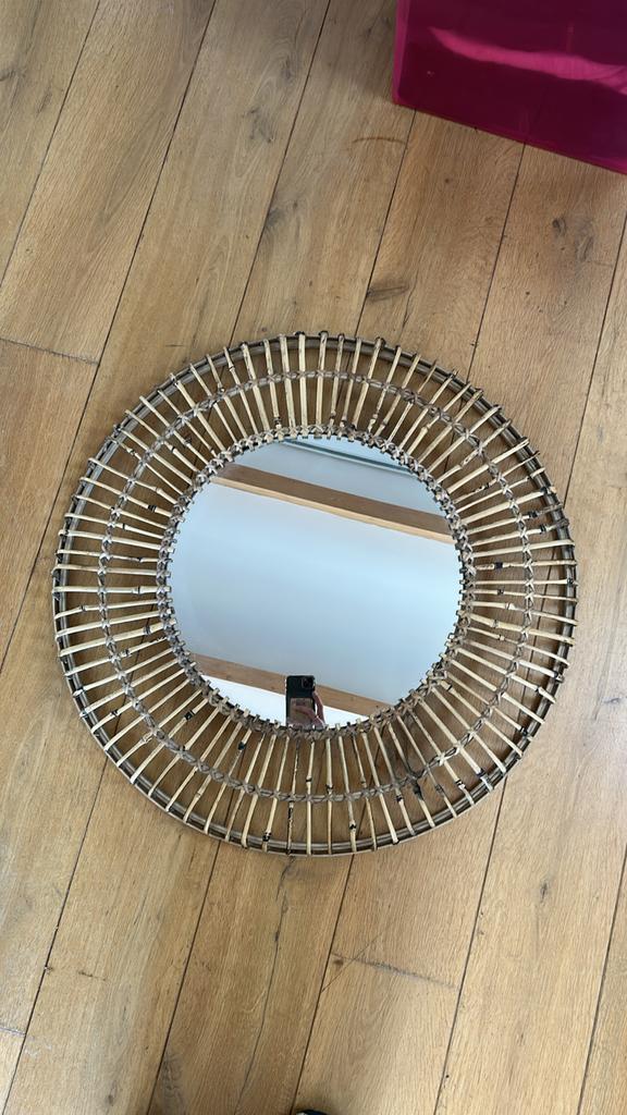 Ronde spiegel met rotan rand Xenos, Gebruikt, Rond, Ophalen of Verzenden, Minder dan 100 cm