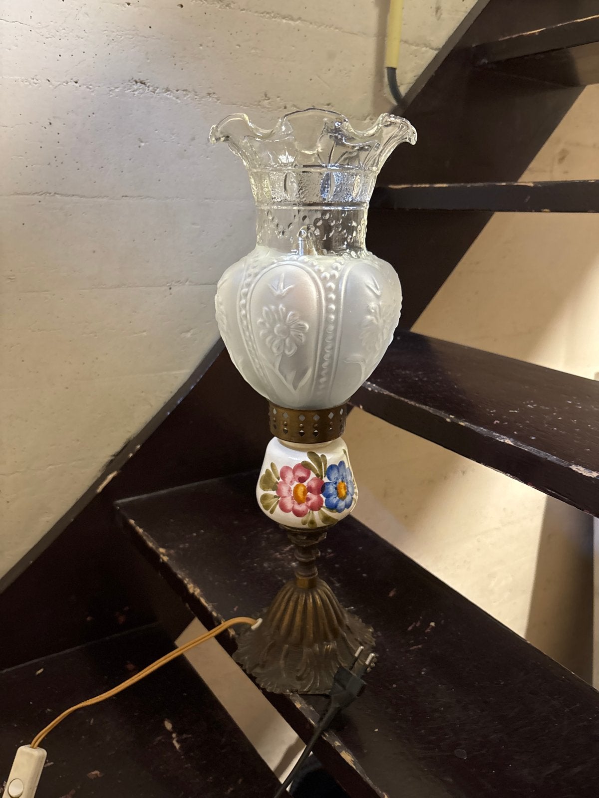 Vintage Tafellamp met Bloemmotief en Melkglas Kap, Antiek en Kunst, Ophalen