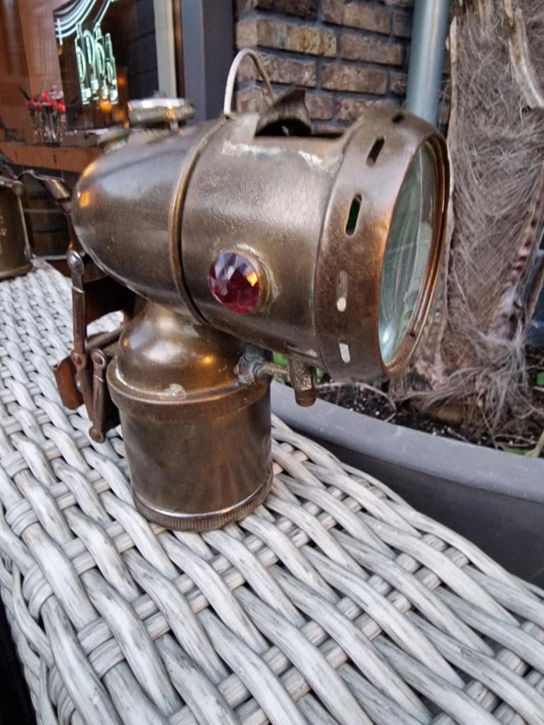 Oude koperen lamp met rood glas, Ophalen of Verzenden