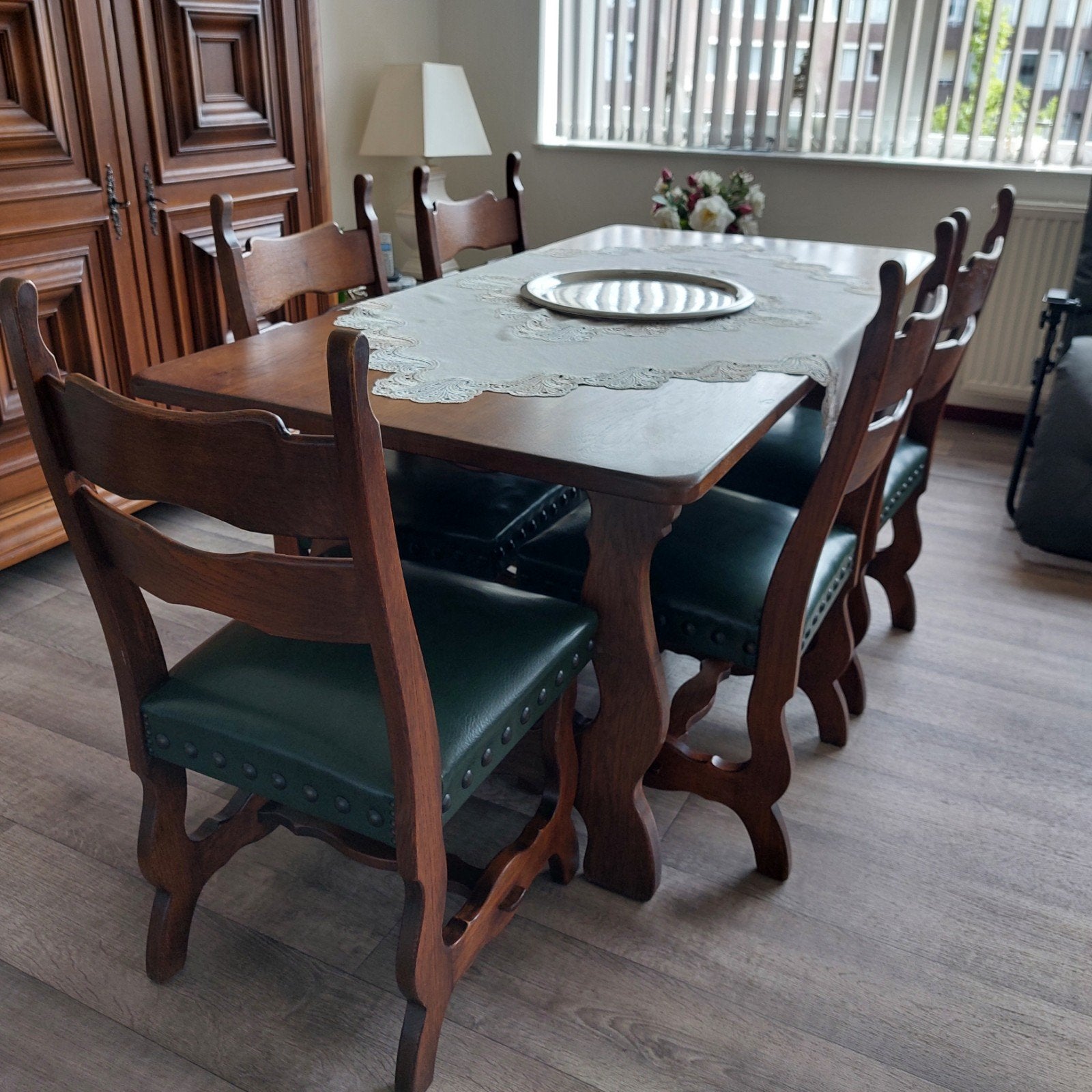 Donker eiken stoelen met groene leren zitting, Ophalen, Gebruikt, Bruin, Vintage