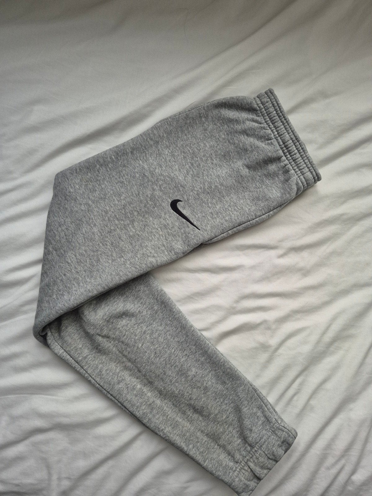 Nike joggingbroek grijs - Maat L (147-158 cm), Verzenden, Gedragen, Maat 46 (S) of kleiner, Grijs