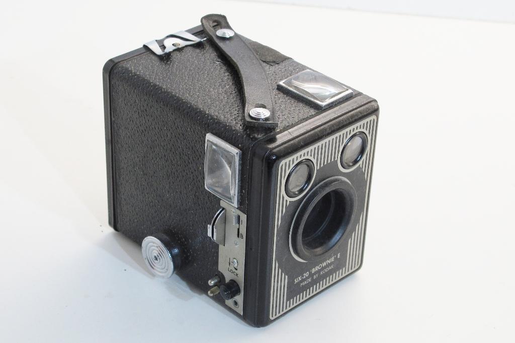 Kodak Rolfilmcamera Brownie, Ophalen of Verzenden, Gebruikt, Compact, Kodak