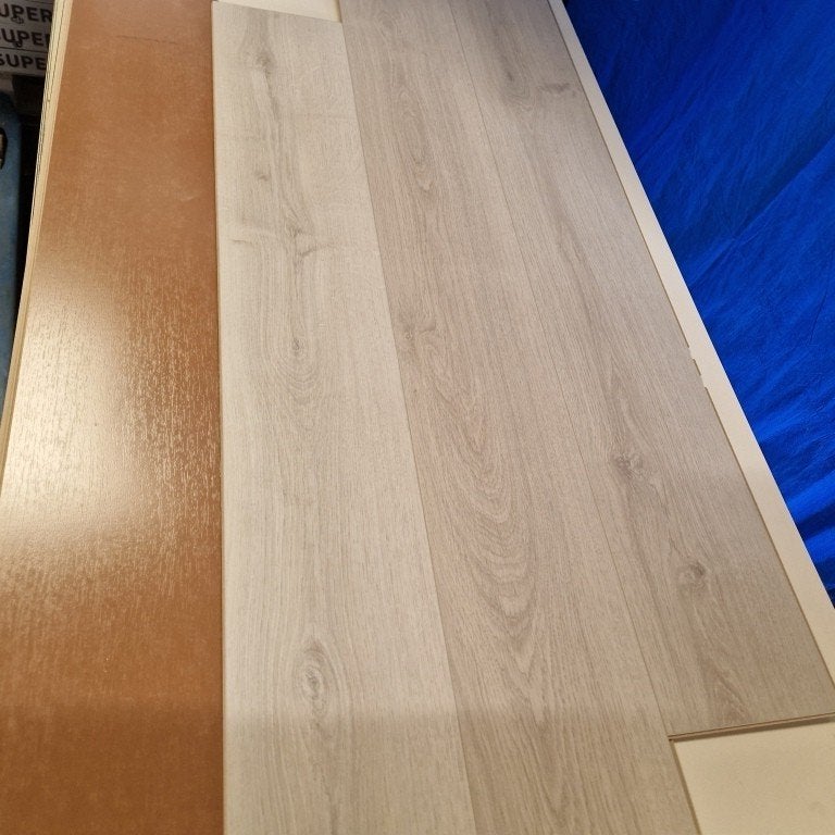 Restpartij 29m2 laminaat Gelasta Panthera 2831 Helsinki Oak, Gelasta B.V, Nieuw, 25 tot 50 m², Karst de Langestraat 16, 8281 JA, Genemuiden