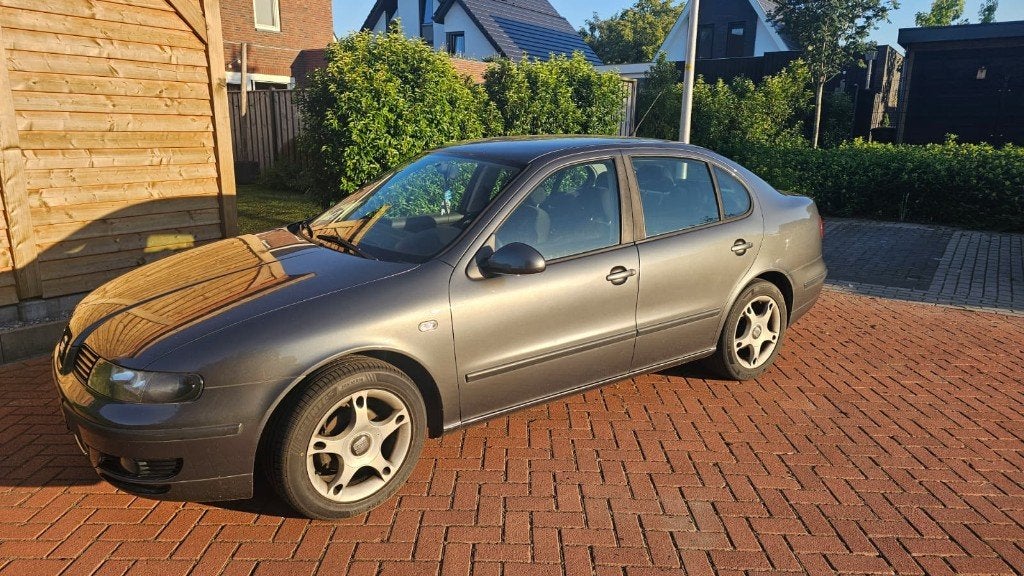 Seat Toledo 1.6 16V 77KW 2004 Grijs, Voorwielaandrijving, Stof, 4 cilinders, 700 kg