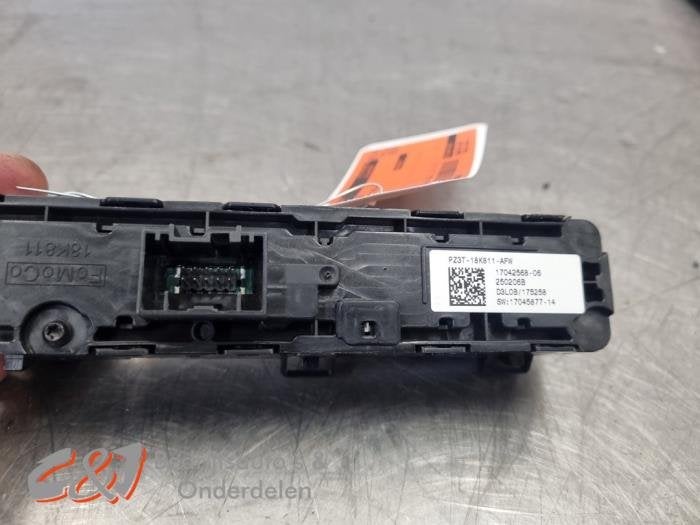 Radiobedienings paneel van een Ford Transit Custom, Gebruikt, -, -, Ophalen of Verzenden