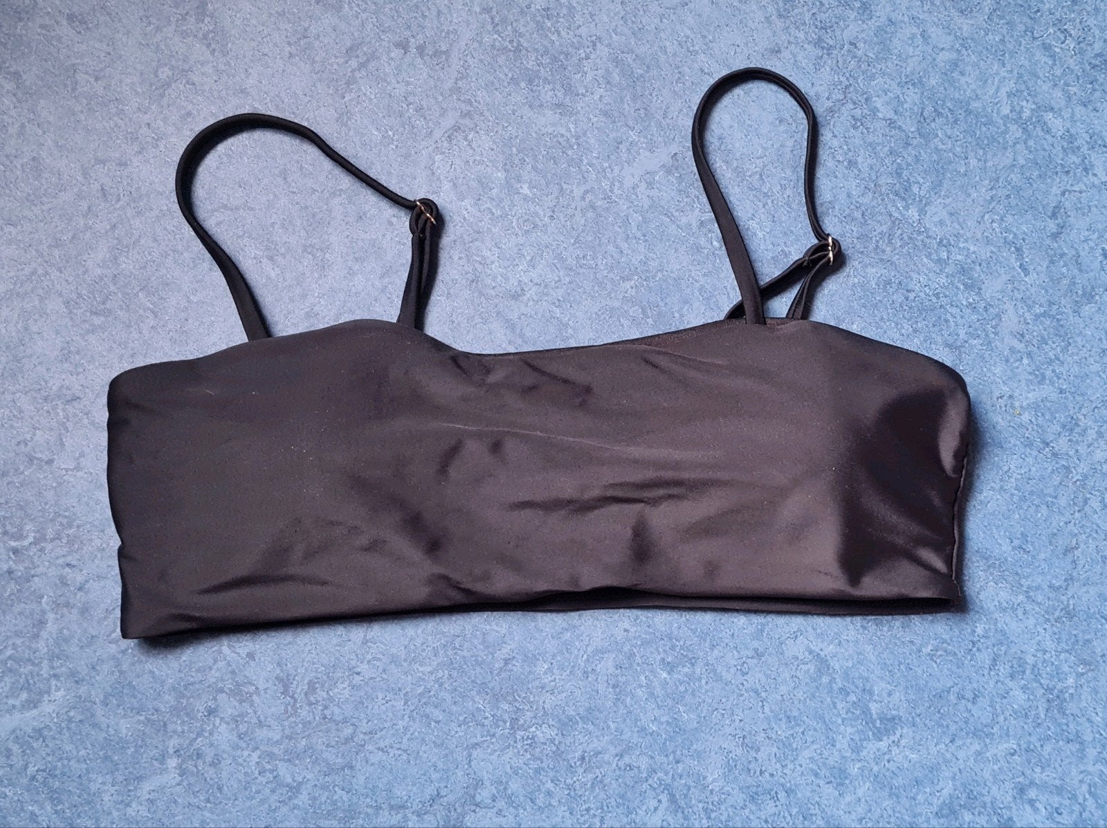 Nieuw zwart bikinitopje met padding en verstelbare bandjes, Kinderen en Baby's, Kinderkleding | Kinder-zwemkleding, Meisje, Bikinitopje