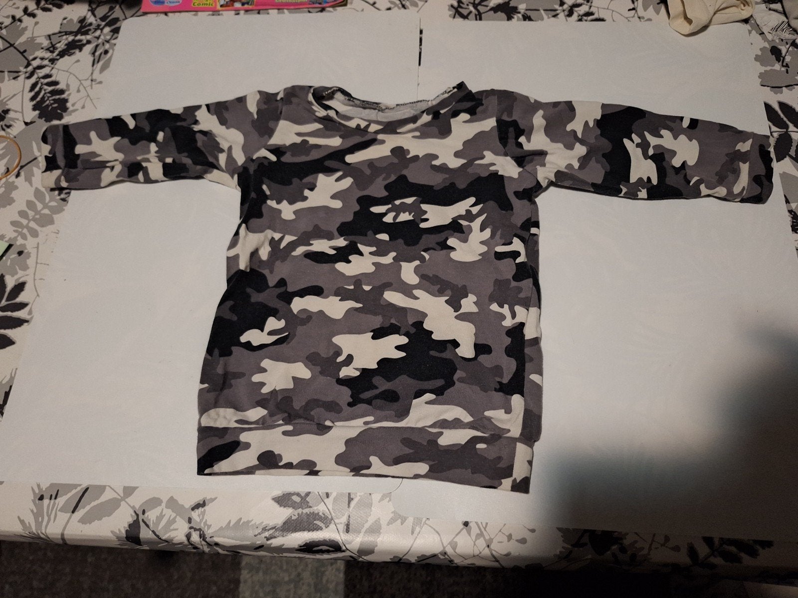 Baby Meisje Dunne Truitje. Maat 74., Kinderen en Baby's, Babykleding | Maat 74, Meisje, Ophalen of Verzenden, Zo goed als nieuw