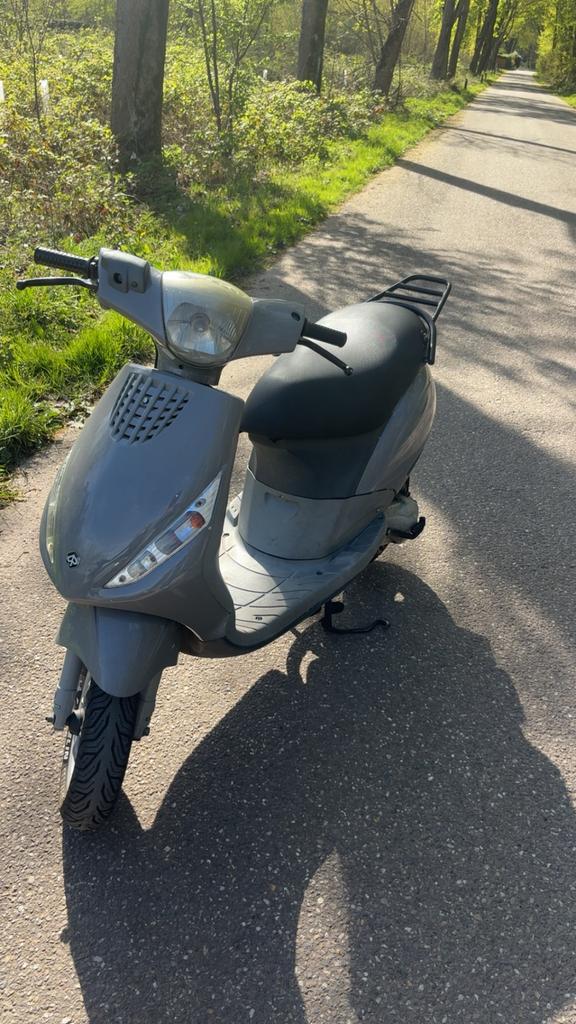 Zip 70cc waardepeiling, Fietsen en Brommers, Scooters | Piaggio, Zo goed als nieuw, Zip, Tweetakt, Ophalen of Verzenden