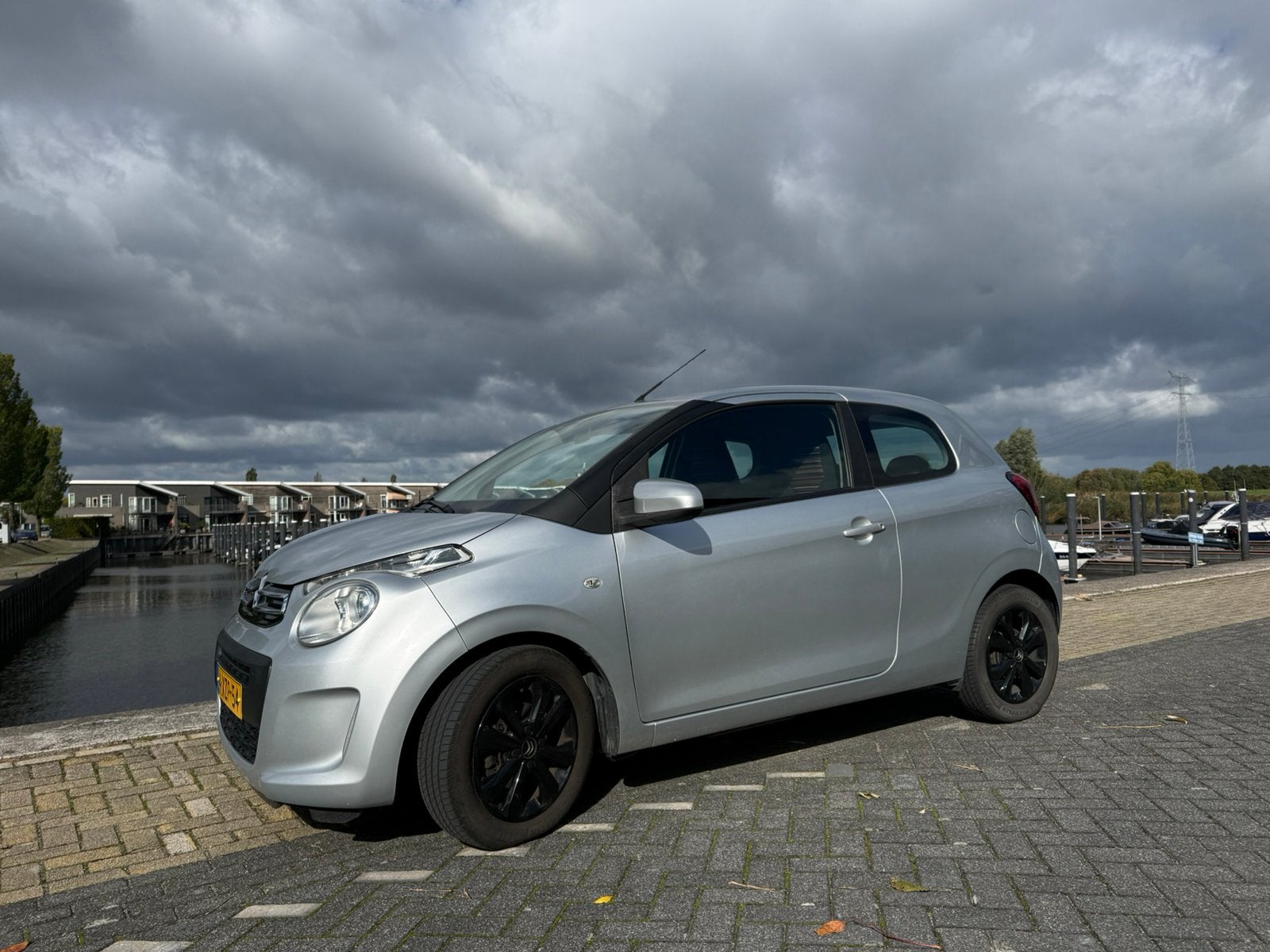 Citroën C1 1.0 E-vti 3-DRS 2014 Grijs, Voorwielaandrijving, 31 €/maand, 4 cilinders, 4 stoelen