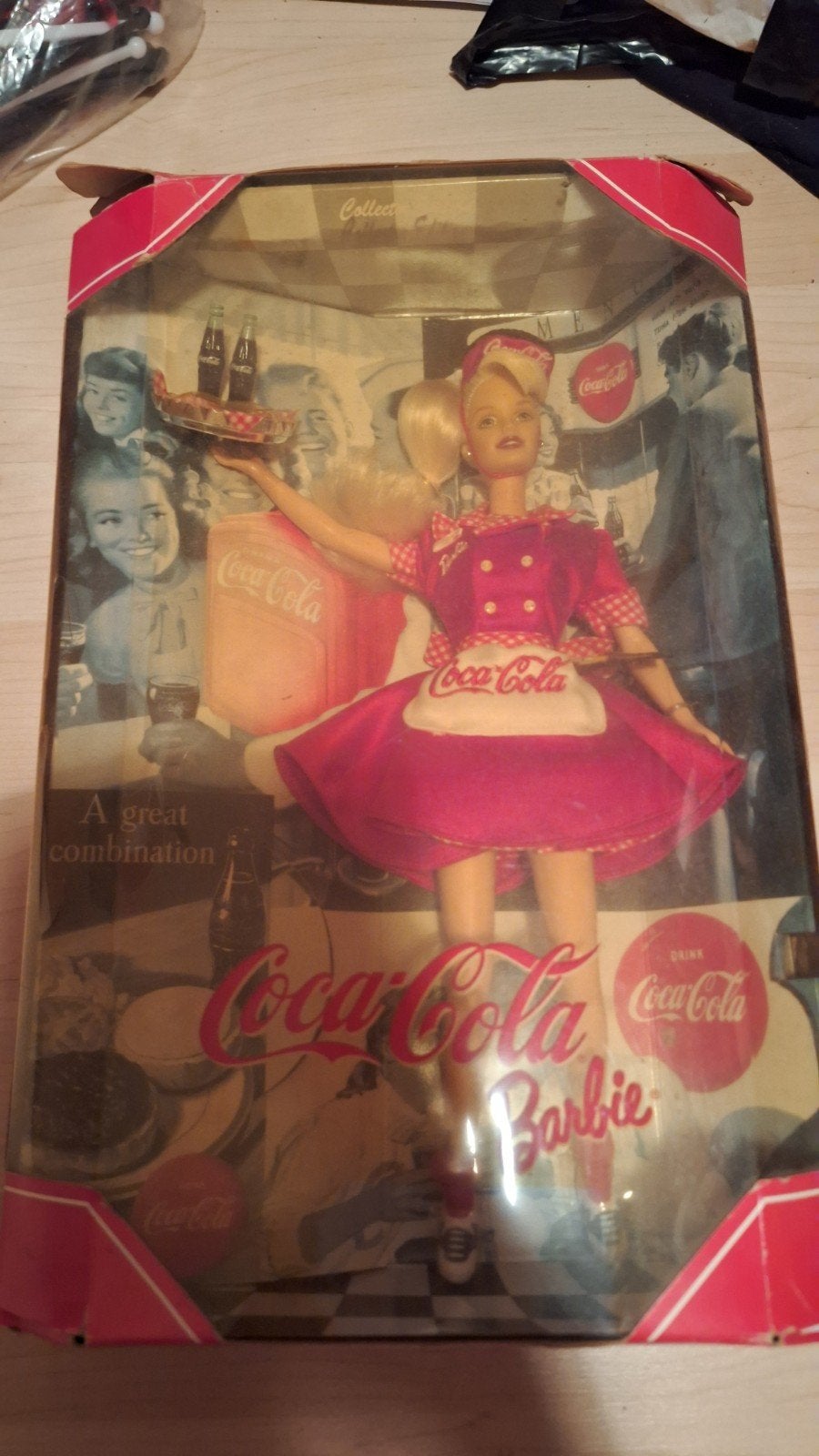 Coca-Cola Barbie Serveerster - Eerste in de serie, Ophalen