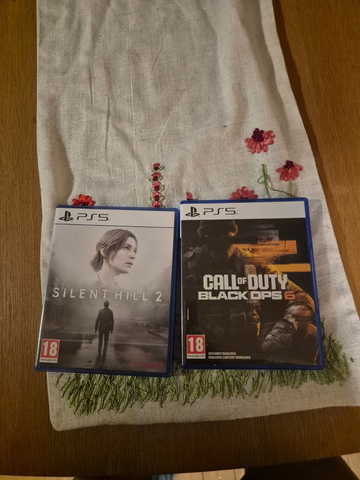 Silent Hill 2 & Call of Duty Black Ops 6 PS5 Games, Ophalen of Verzenden, Zo goed als nieuw