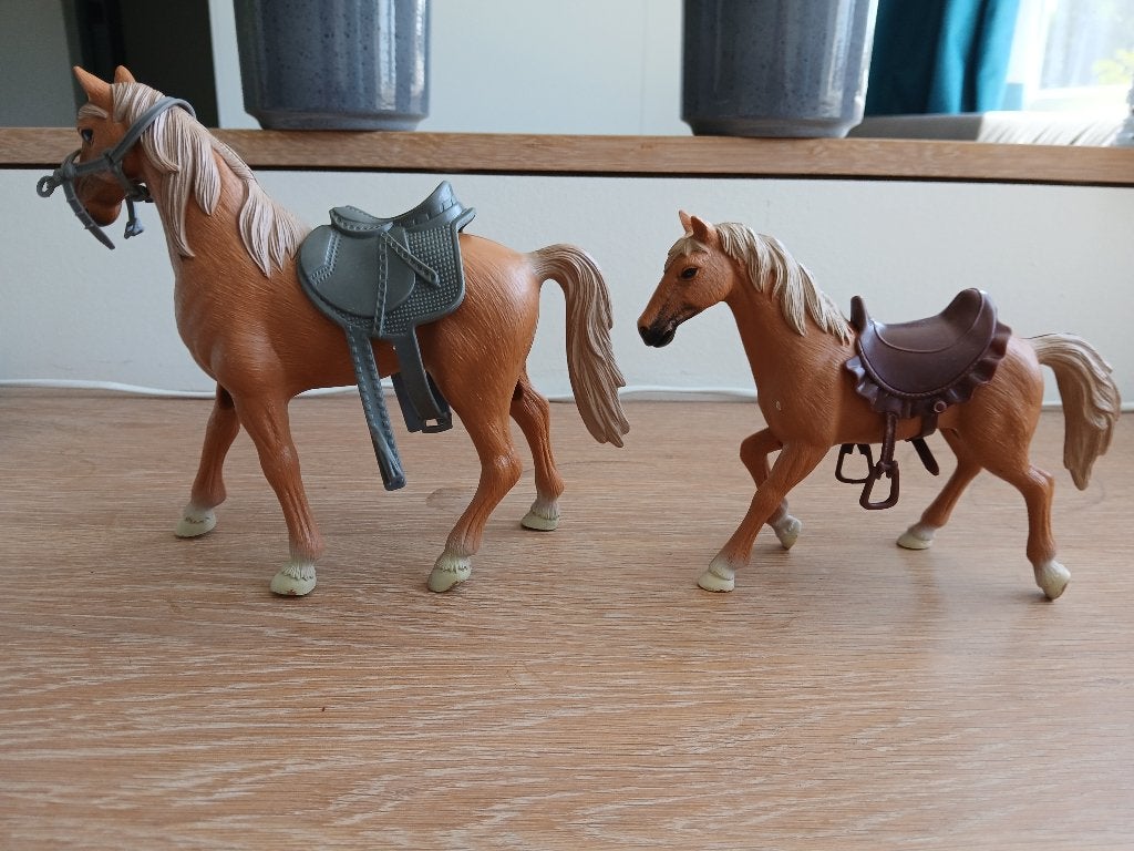 2 paardjes, Ophalen of Verzenden, Gebruikt
