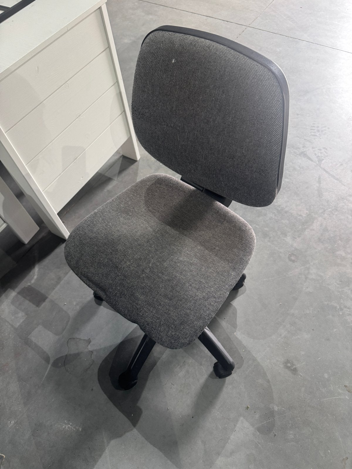 Grijze bureaustoel - Comfortabel en verstelbaar, Ophalen, Zo goed als nieuw, Grijs, Bureaustoel