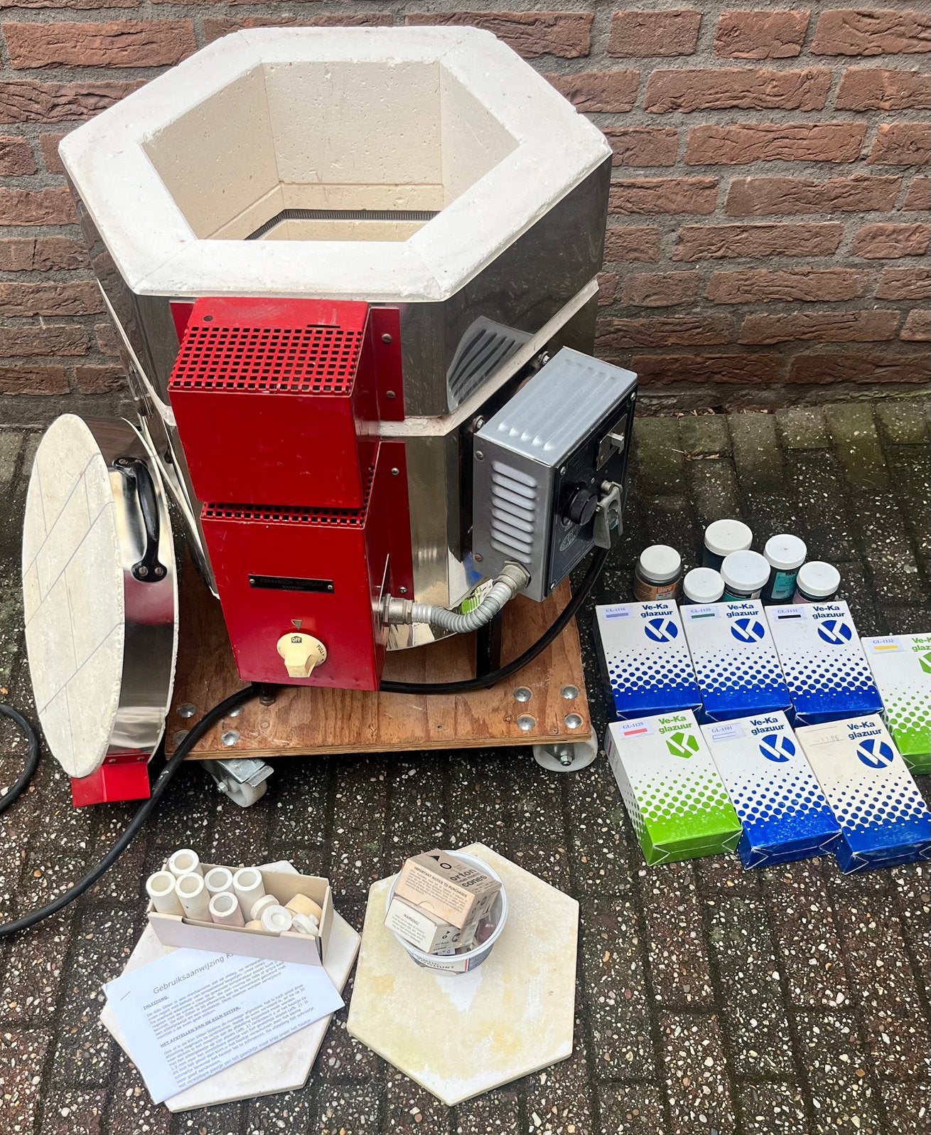 Keramiekoven Keramikos baby kilnsitter 1240C, Hobby en Vrije tijd, Ophalen, Zo goed als nieuw
