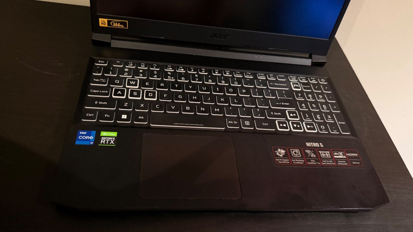 Foto 6 van Acer Nitro 5 Gaming Laptop i7 RTX 3060 + Logitech G403 Muis