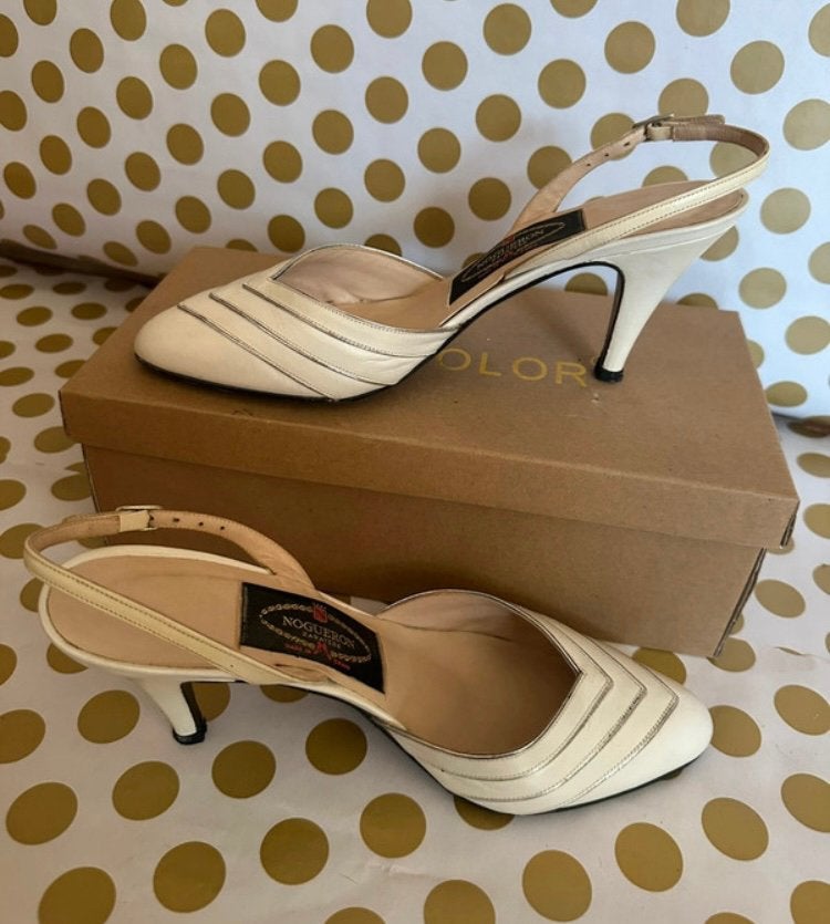 Roomkleurige retro  Pumps maat 38 in Originele Doos, Ophalen of Verzenden, Zo goed als nieuw, Beige, Pumps