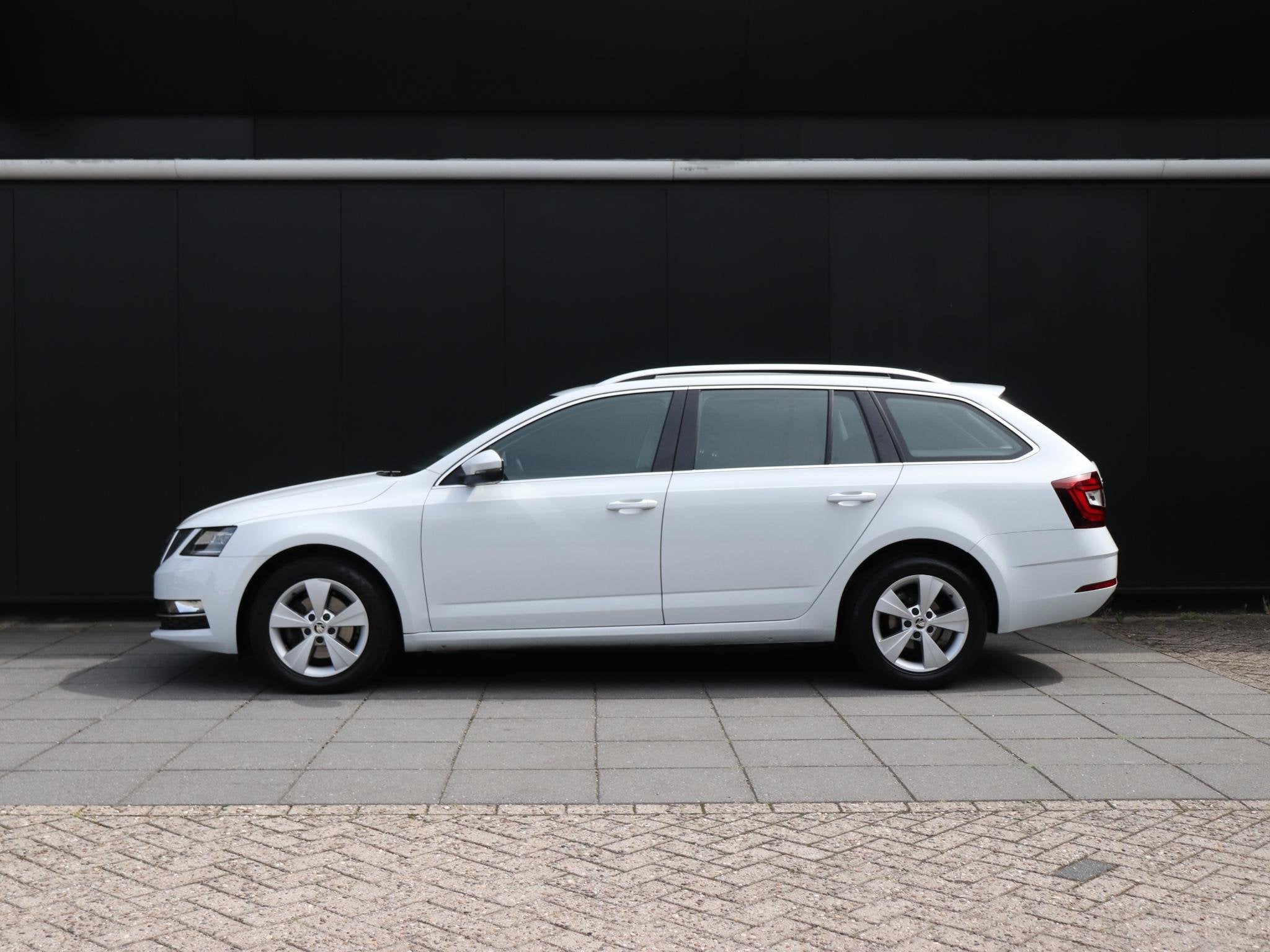 Skoda Octavia Combi 1.0 TSI Greentech Ambition Business | DS, Stof, Gebruikt, 116 pk, Wit