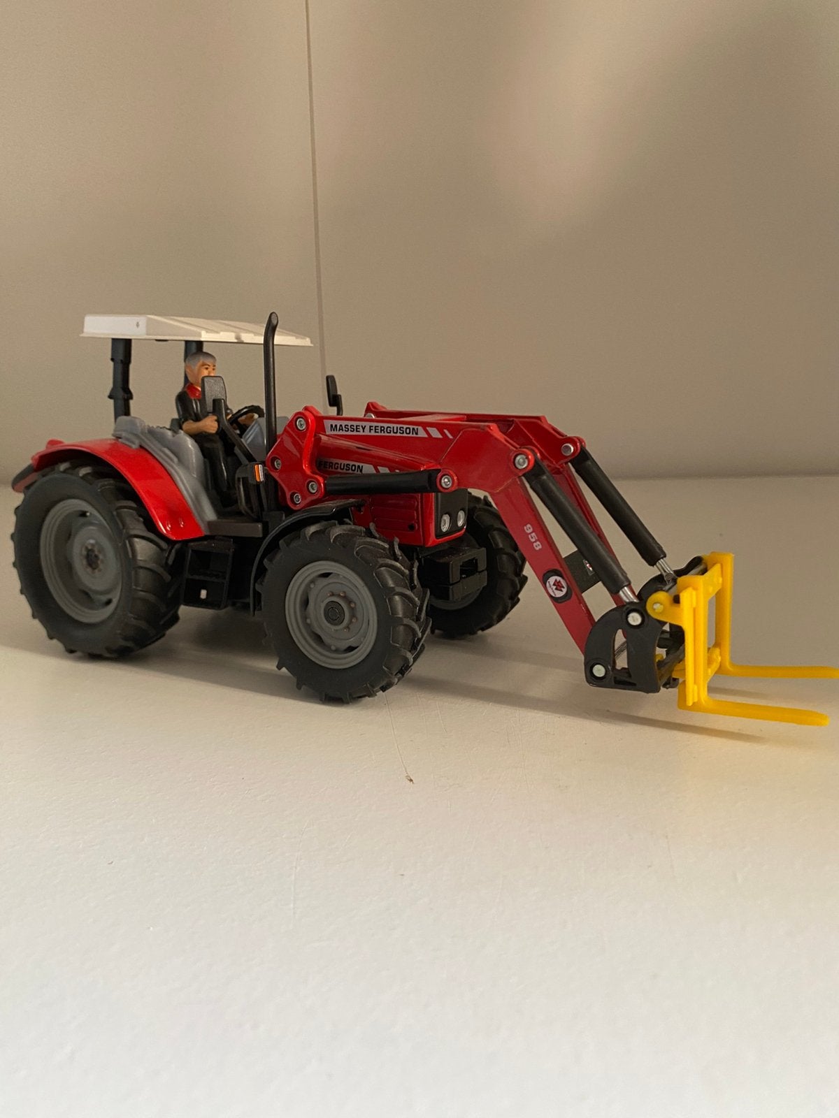 Massey ferguson siku, Ophalen of Verzenden, Zo goed als nieuw, Tractor of Landbouw, SIKU