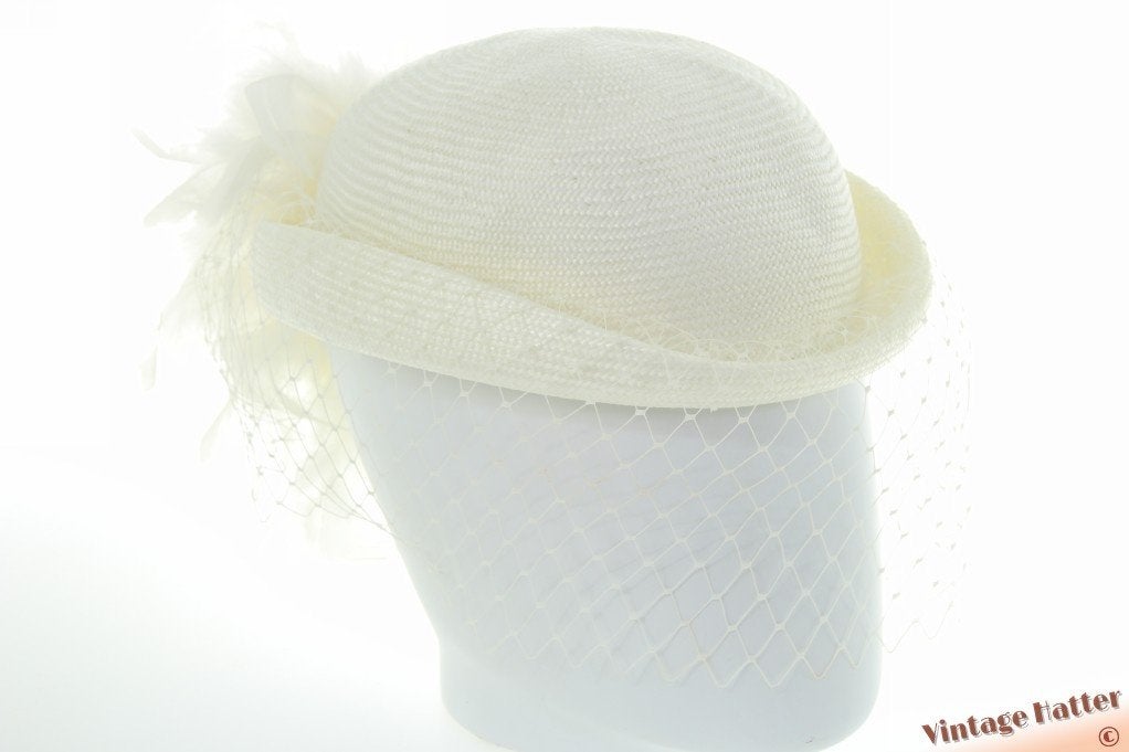 Vintage Dames cocktail hoed Canda ivoorwit sisal voile 56-57, 56 of 57 cm (M, 7 of 7⅛ inch), Hoed, Ophalen of Verzenden, Zo goed als nieuw