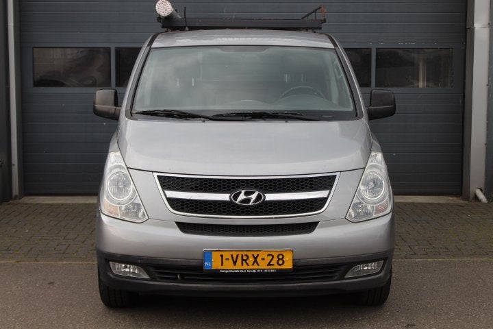 Hyundai H300 2.5 CRDi Dynamic Airco, Imperiaal, Trekhaak, ap, 13 km/l, Gebruikt, 1949 kg, Origineel Nederlands