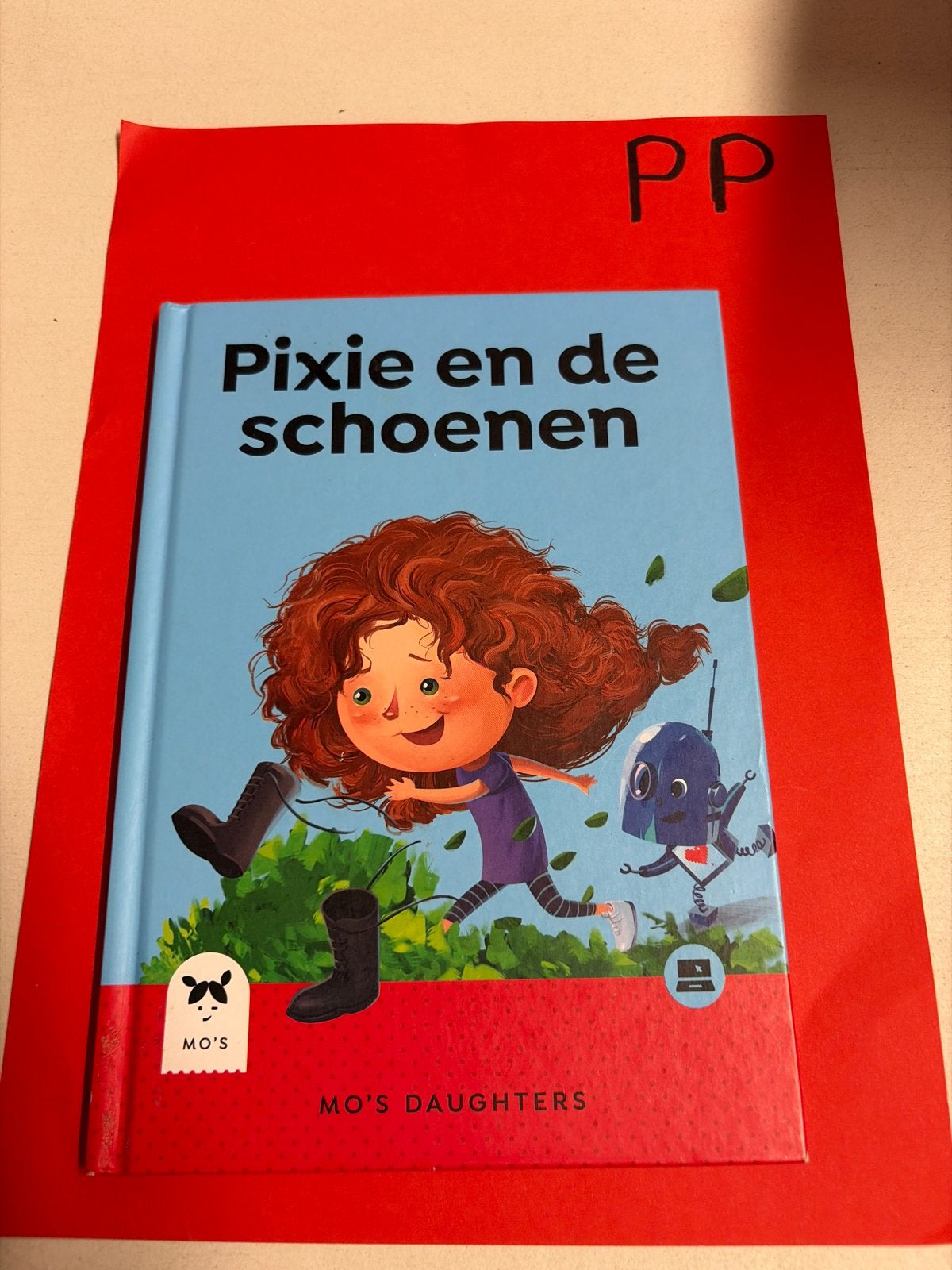 Pixie en de schoenen - Kinderboek, Boeken, Ophalen of Verzenden, Zo goed als nieuw, 2 tot 3 jaar