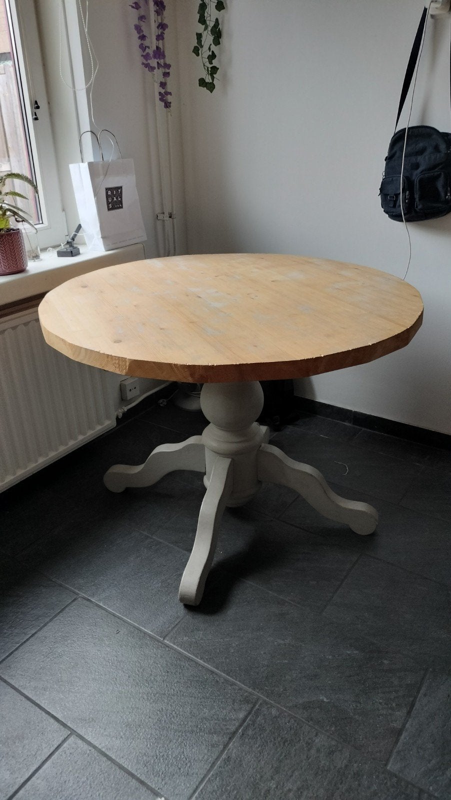 Ronde houten eettafel met sierlijke poot, Huis en Inrichting, Ophalen, Gebruikt, 50 tot 100 cm, Rond
