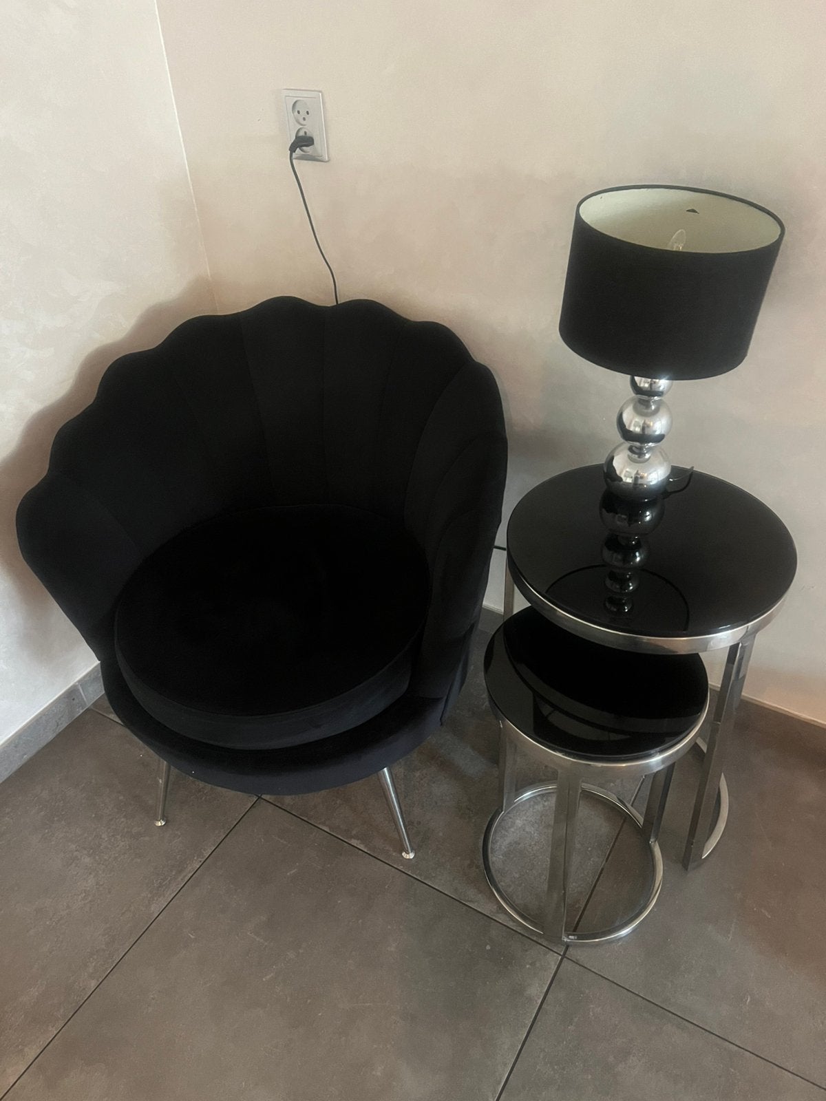 Luxe velvet schelp fauteuil zwart, incl. 2 bijzettafeltjes, Huis en Inrichting, Ophalen, Zo goed als nieuw, Zwart, Eén