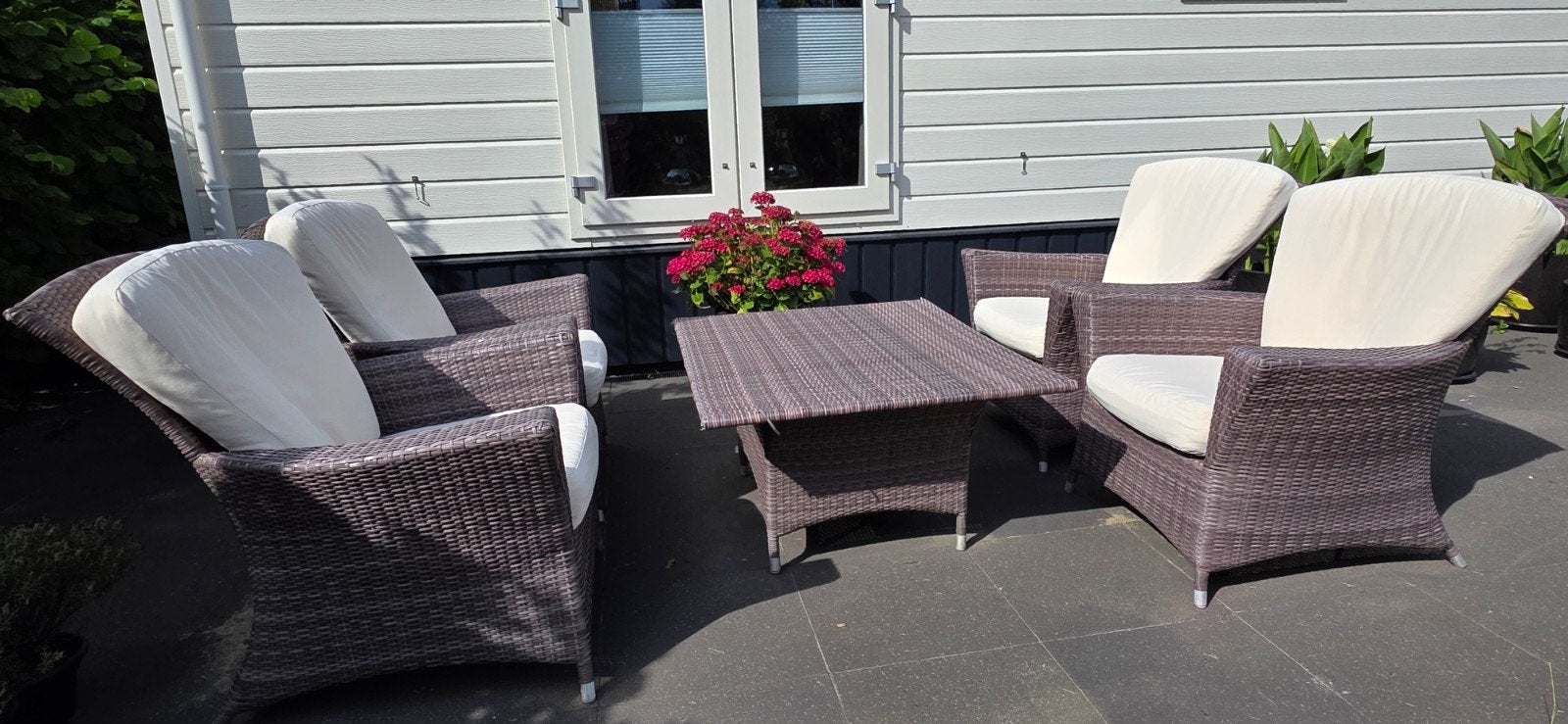 Prachtig Loungeset (Staat in Renesse, Zeeland), Ophalen, 4 zitplaatsen, Rotan, Zo goed als nieuw