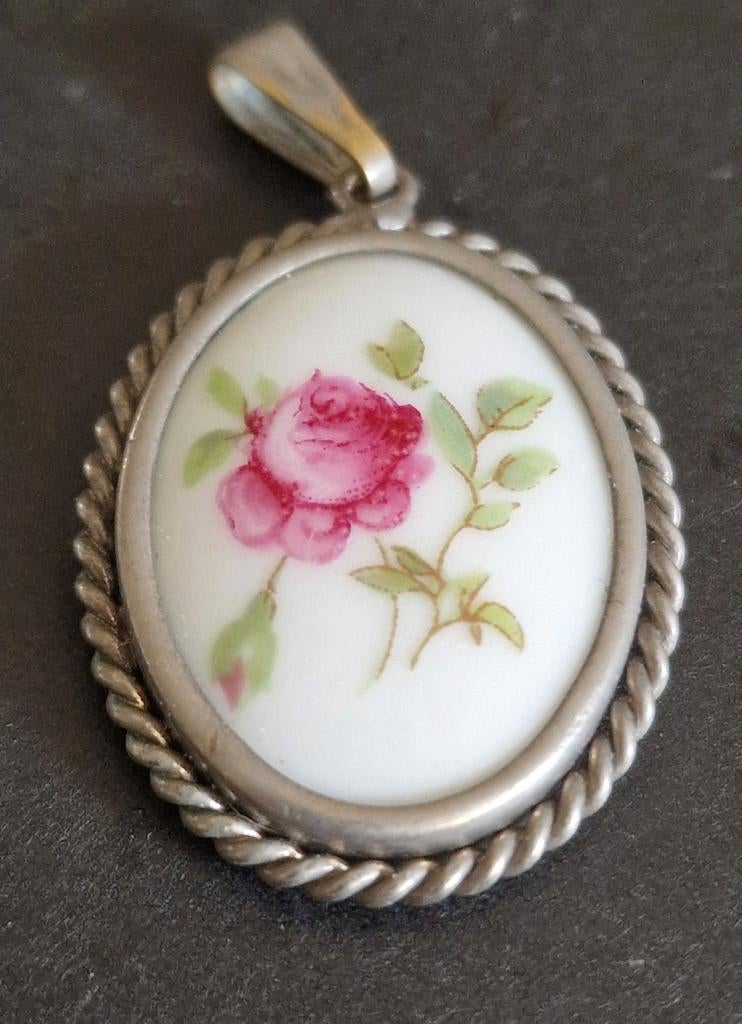 Vintage Limoges Castel porseleinen hanger., Sieraden, Tassen en Uiterlijk, Ophalen of Verzenden