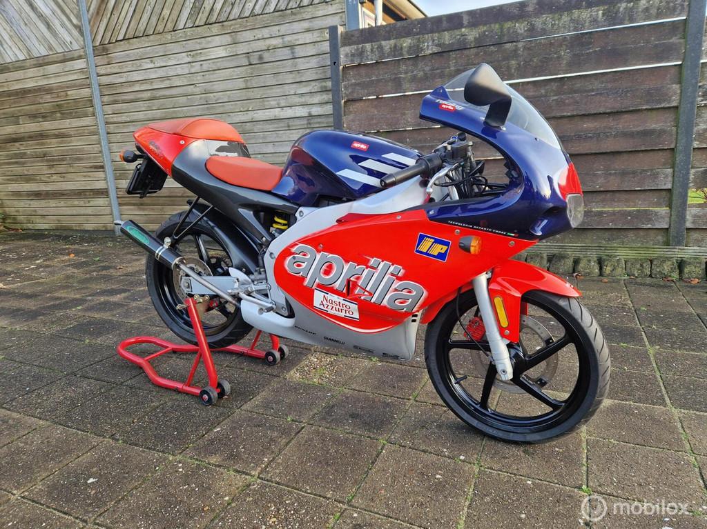 Aprilia RS 50 Valentino Rossi uitvoering, Fietsen en Brommers, Aprilia, Aprilia.com, Gebruikt, Aprilia