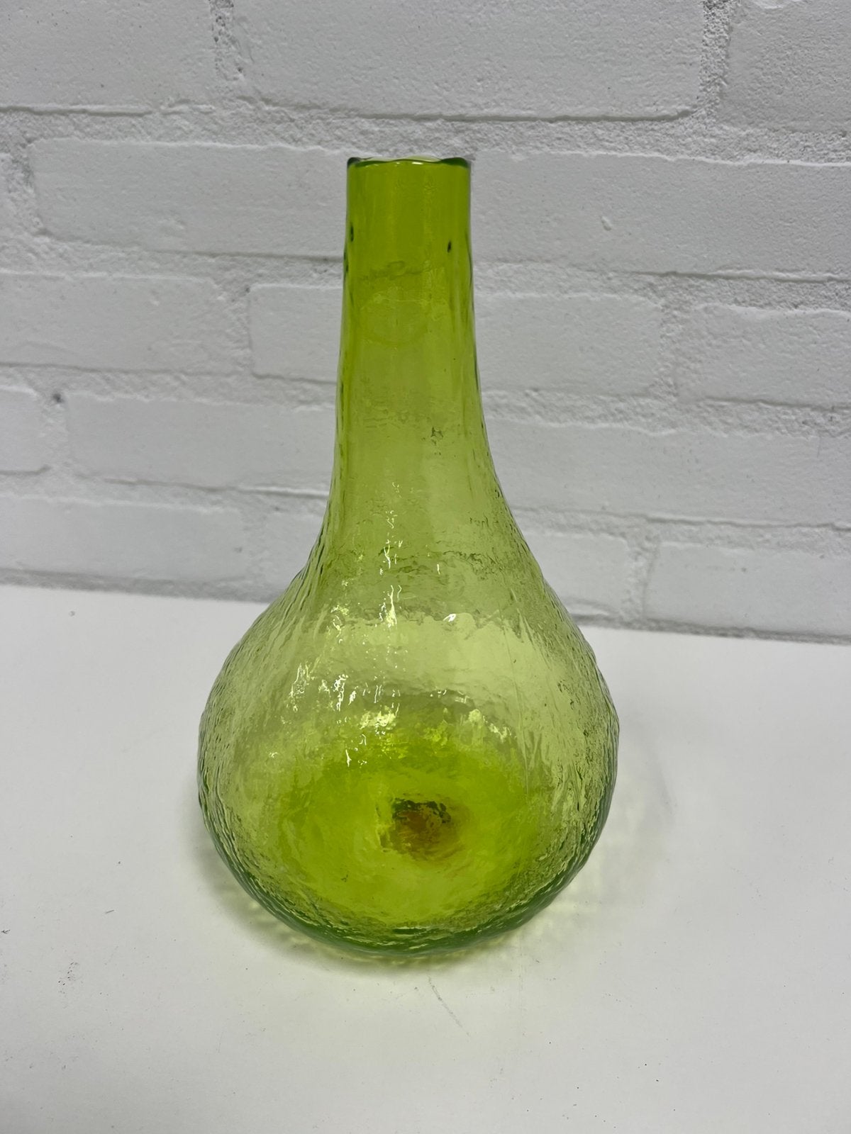Te Koop : Vaas Groen Glas Bloemenvaas Gerecycled Glas, Huis en Inrichting, Ophalen of Verzenden, Groen, Gerecycled glas, Glas