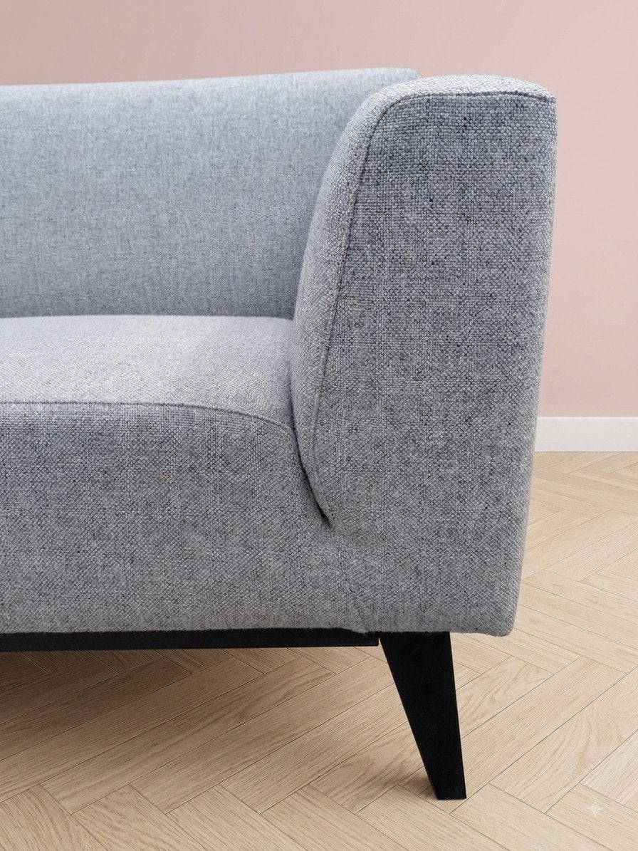 Pode Cubb | 3 zitsbank | Grijs wol Kvadrat, Hout, Modern design Ontwerpduo Grijze bank Leolux, Info@andriesign.nl, Driepersoons