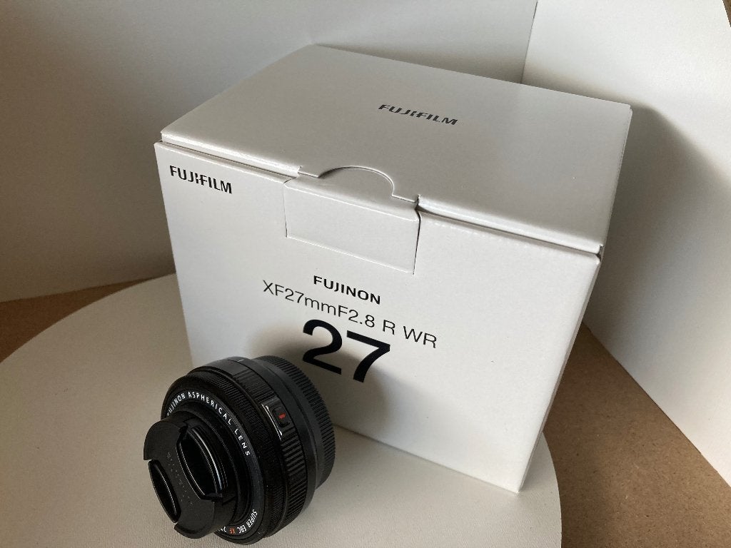 Fujinon XF 27mm f/2.8 R WR met Urth UV filter, Fujifilm, Verzenden, Nieuw, Standaardlens