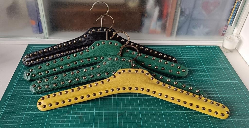 Vintage kledinghangers set 1., Ophalen of Verzenden